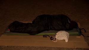 VIDEO: Redaktor TV JOJ si vyskúšal na vlastnej koži, aké je to nemať domov a spať na ulici