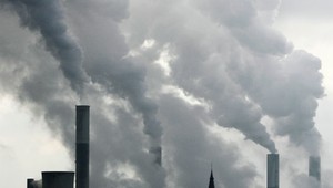 Po dlhých týždňoch to prišlo. Takmer 200 štátov sa dohodlo na uplatňovaní klimatickej dohody