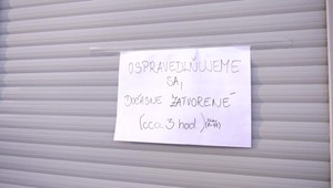 Zlodeji prekazili testovanie v jednom z mobilných odberových miest. Zariadenie vykradli, zostalo zatvorené