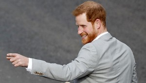 Princ Harry oslávil 37. narodeniny! Kráľovská rodina mu blahoželala, ALE spôsob nesie jasný odkaz!