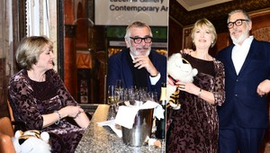 Premiéra filmu Teória tigra: Jiří Bartoška hýril úsmevmi a neodpustil si cigaretku