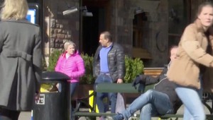 Švédsko upúšťa od prísnych opatrení, nenosia ani rúška. TV JOJ sa spojila so Slovákmi, ktorí tam žijú