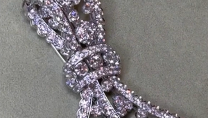 Miliónová lúpež: Zlodejovi sa podarilo ukradnúť unikátne šperky