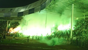 V Istanbule tiekla pri futbalových výtržnostiach krv