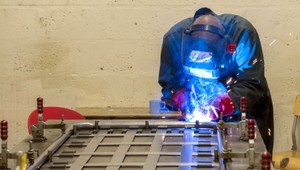 Roman mal ísť zvárať do Talianska, naletel podvodníkovi