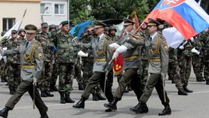 Dobrovoľná vojenská služba nebude