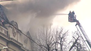 Plamene na daňovom úrade uhasili až v noci