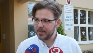 VIDEO: Prežil útok extrémistu, teraz prednáša po celom svete