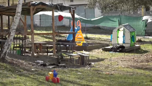 Pozemok mal slúžiť všetkým, no privlastnil si ho jeden zo susedov