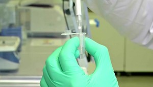 Okresy začínajú meniť farbu kvôli zhoršujúcej pandemickej situácii. Lekári si môžu pýtať negatívny test