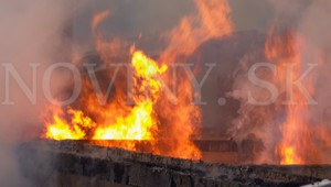 FOTO: Obrovský požiar v Starej Kremničke. Škody odhadujú na takmer pol milióna eur
