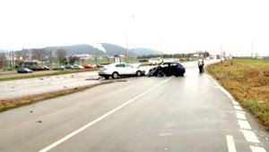 Nehoda pri Dubnici nad Váhom. Jeden mŕtvy, osem zranených