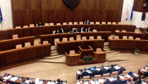 V rozprave k vládnemu programu hovorilo 12 poslancov, prihlásených je 40