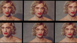 V ženskom oblečení a s blond parochňou: Známeho herca by ste takto nespoznali!