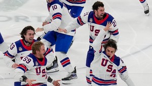 Olympijské ZLATO vybojovala Amerika, hrdinom HUGHES