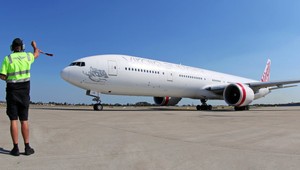 Matka zneužila svoju trojročnú dcéru. Klamala, že má rakovinu, aby ju pustili do lietadla