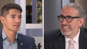 Hojsík v Európe od A po Z: Fico trucuje ako 5-ročný chlapec, toto nie je hodné Slovenska