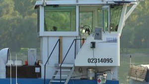 Z lode prevážajúcej obilie spadol muž do Dunaja