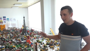 Košický kráľ lega si skladá svoj svet: V Prešove vystavuje autistický chlapec