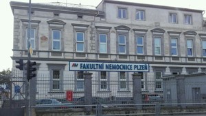 Česká seniorka chcela ZADUSIŤ spolupacientku. Vadilo jej chrápanie