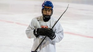 Martin Fehérváry najmladším legionárom vo švédskej SHL