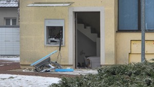 Ranný výbuch zničil bankomat v obci Závod, prípad vyšetruje polícia