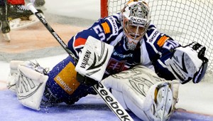 Brankár Ján Laco (30) pod sklapel. Zlomil si klúčnu kosť