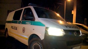 Traja kamaráti sa pobili, netušia prečo