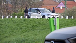 V Kolárove mali nájsť jednu zbraň a časť z druhej. Podľa informácií TV JOJ Lynx Commando prehľadávalo aj dom Kolárovčana (41)