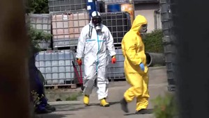 Zo skládky pri Prievidzi odviezli ďalších 36 nádob s rádioaktívnym materiálom