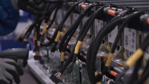 Na Slovensku vznikne gigatováreň na autobatérie. Akých ľudí bude potrebovať?