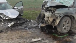 Čelná zrážka: Predbiehanie sa skončilo vážnou nehodou