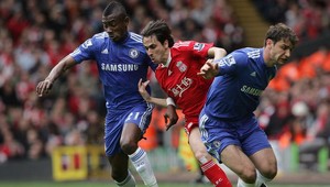 Chelsea zdolala na Anfield Road domáci Liverpool 2:0, titul nadosah