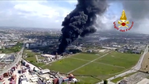 Talianskom otriasol výbuch chemickej továrne. Ľuďom prikázali nevychádzať