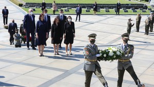 FOTO: Politici si pripomínajú Deň víťazstva nad fašizmom. Prezidentka zdôraznila, že život v slobode nesmie byť samozrejmosťou