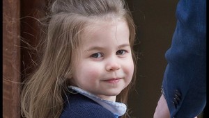 Šaty princeznej Charlotte spôsobili ošiaľ: Z obchodov zmizli vo všetkých veľkostiach