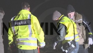 ZÁZNAM: Prepadli pancierové auto, stále unikajú...