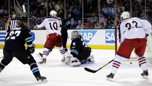 NHL: Boston zdolal Floridu, Jágr sa vyrovnal Espositovi