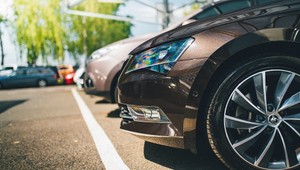 Sieť AAA AUTO pokračuje s predajom vozidiel mimo svojich prevádzok, nasadila naň všetkých predajcov