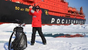 Prípitok alebo golf na severnom póle? Ľadoborec vás tam odvezie