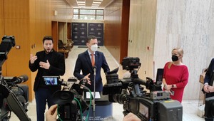 Heger a Naď k mimoriadnej situácii: Spojenci zaistia obranu Slovenska technológiami za desiatky miliónov