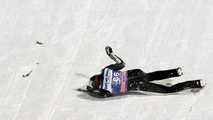 VIDEO: Hrôzostrašný pád skokana na lyžiach Koudelku