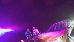 Dráma na diaľnici: Mladík uviazol v aute, ktoré nekontrolovateľne zrýchľovalo