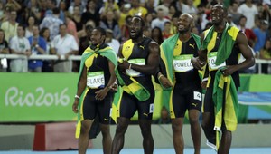Jamajčania zlatí na 4 x 100 m. Bolt má deviate zlato