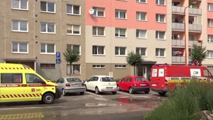 Matka dvoch detí ležala bezvládne na balkóne. Pomôcť jej už nestihli
