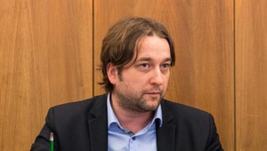 NAKA začala trestné stíhanie voči Ľubošovi Blahovi. Môže za to kosák a kladivo