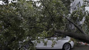 Búrka v Nemecku si vyžiadala už sedem obetí. Doprava kolabuje