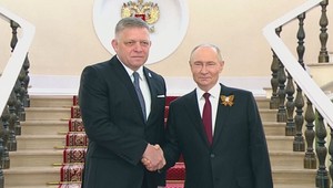 Fico prišiel do Moskvy ako jediný premiér z EÚ a stretol sa s Putinom. Opozícia zvažuje trestné oznámenie