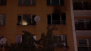 V noci zachvátil požiar byt vo Veľkom Krtíši. Býva v ňom matka s piatimi deťmi