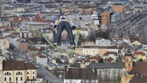 Sobotňajšiu kvalifikáciu v Innsbrucku zrušili, odvial ju vietor